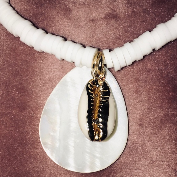 Custom Handmade Shell Necklace & Matching Earrings - Picture 14 of 16